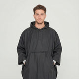 Pluvion heren regenponcho zwart – close-up detail opvouwbaar